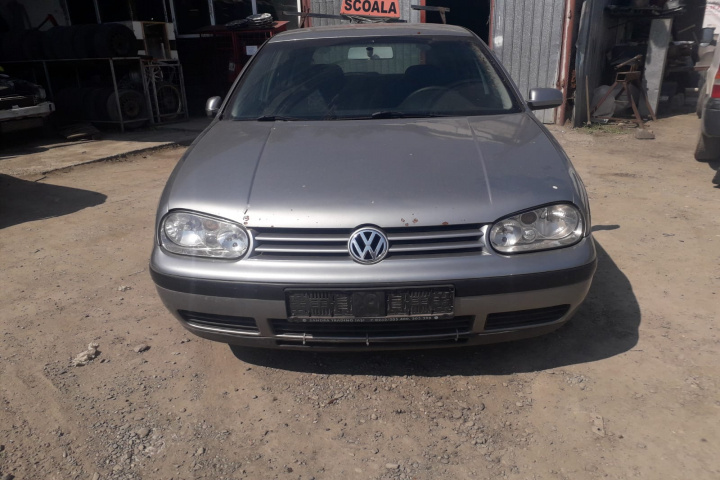 Broasca usa spate stanga Volkswagen Golf