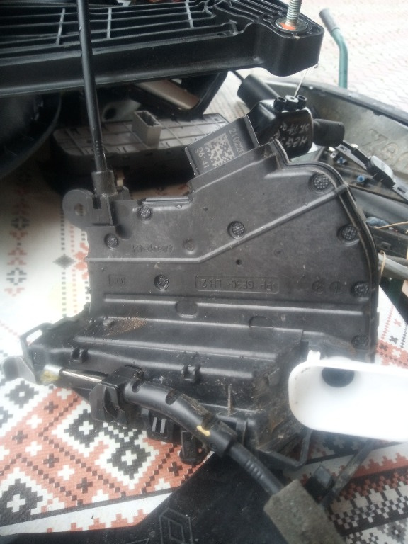 Broasca usa stânga față Renault Clio 5 cod produs: 805032387R