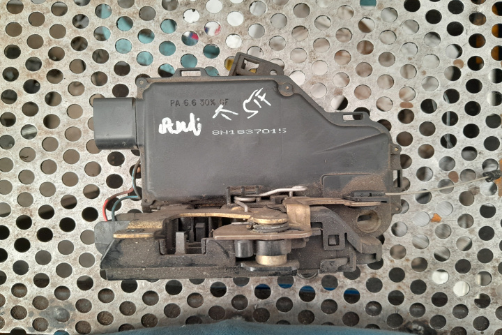 BROASCA USA STANGA FATA 8N1837015 MX1253 Audi TT