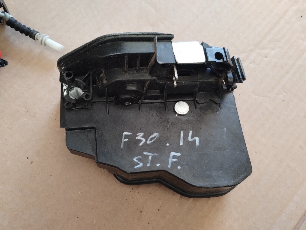 Broasca Usa Stanga fata BMW F30 / F31 de Europa din 2014