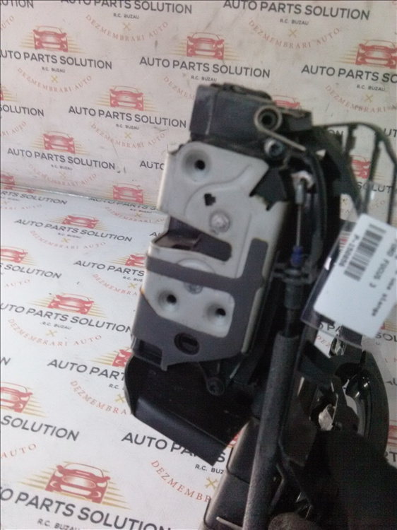Broasca usa stanga fata FORD FOCUS 3