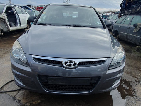 Broasca usa stanga fata Hyundai i30 2010 HATCHBACK 1,6 CRDI