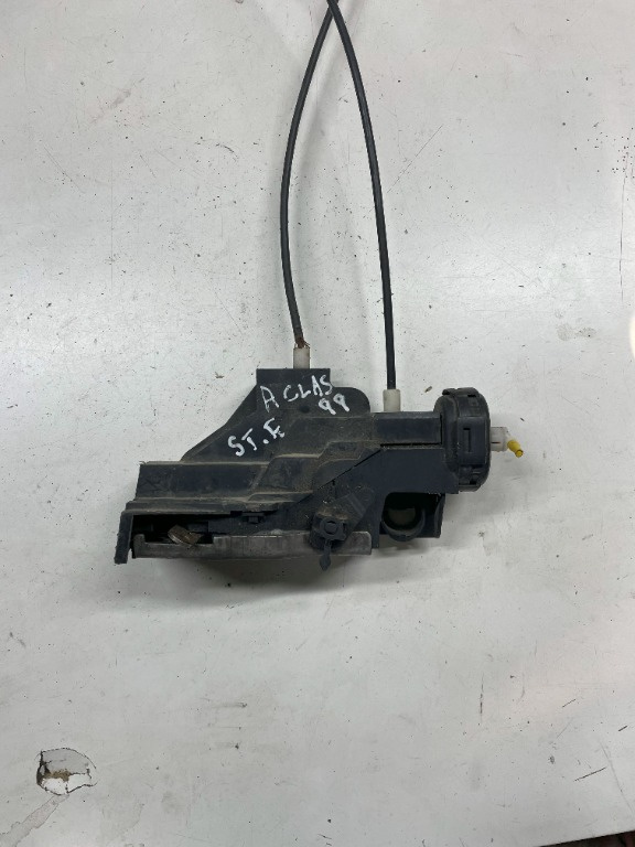 BROASCA USA STANGA FATA MERCEDES A CLASS W168