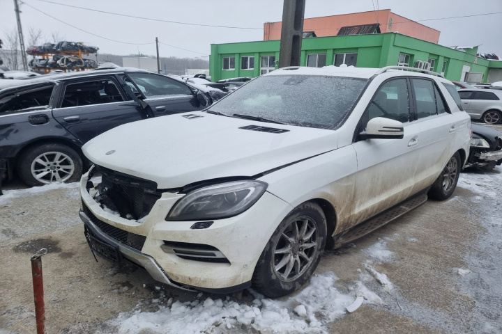 Broasca usa stanga fata Mercedes M-Class W166 2014 Crossover 3.0