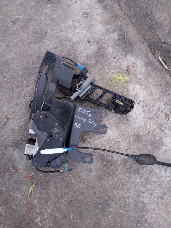 Broasca usa stanga fata pentru FORD FIESTA 7