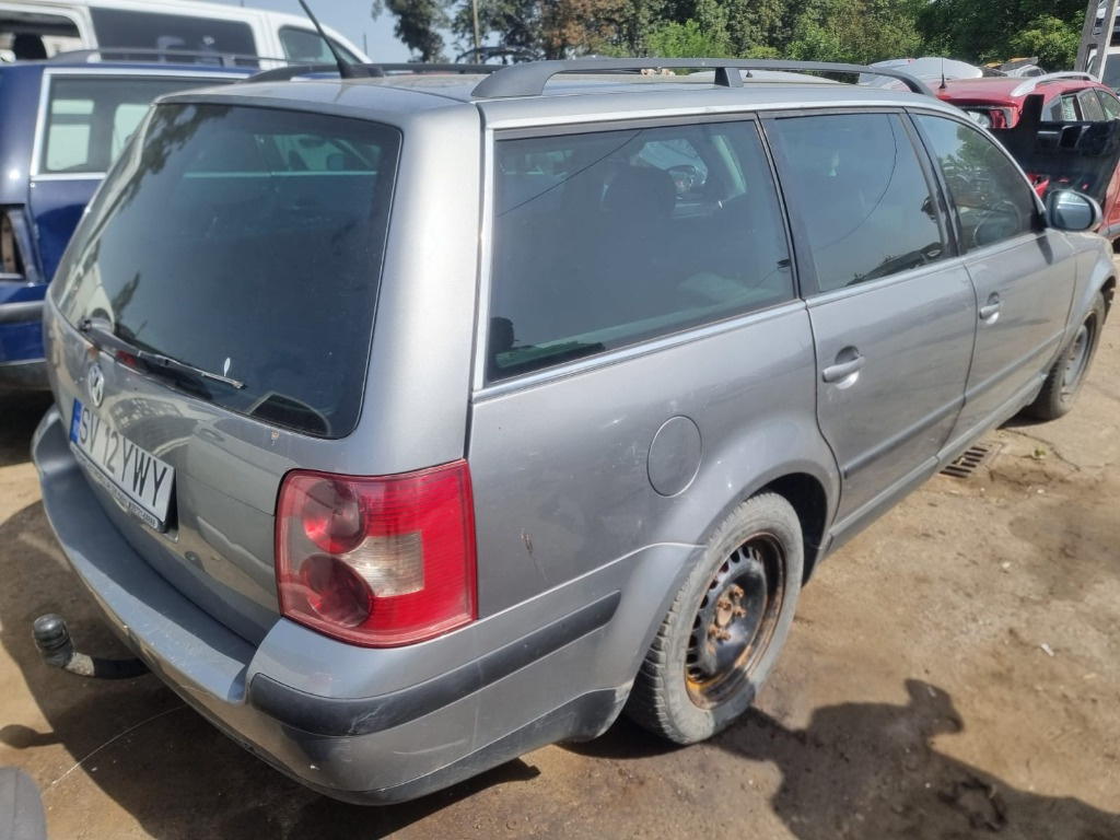 Broasca usa stanga fata Volkswagen Passat B5 2005 break 2.0 tdi BGW