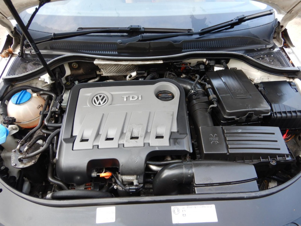 Broasca usa stanga fata Volkswagen Passa