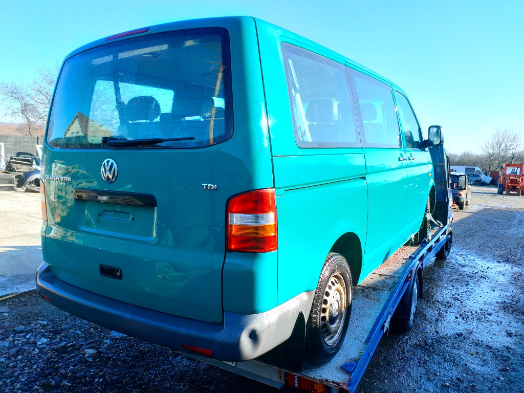 Broasca usa stanga fata Volkswagen TRANSPORTER 200