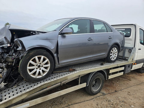 Broasca usa stanga fata Vw Jetta din 2008