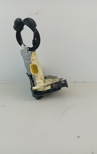 Broasca usa stanga fata Vw Passat B6 Cod 3C2837015A 3C2837015A Volkswagen VW Passat B6 [2005 - 2010]