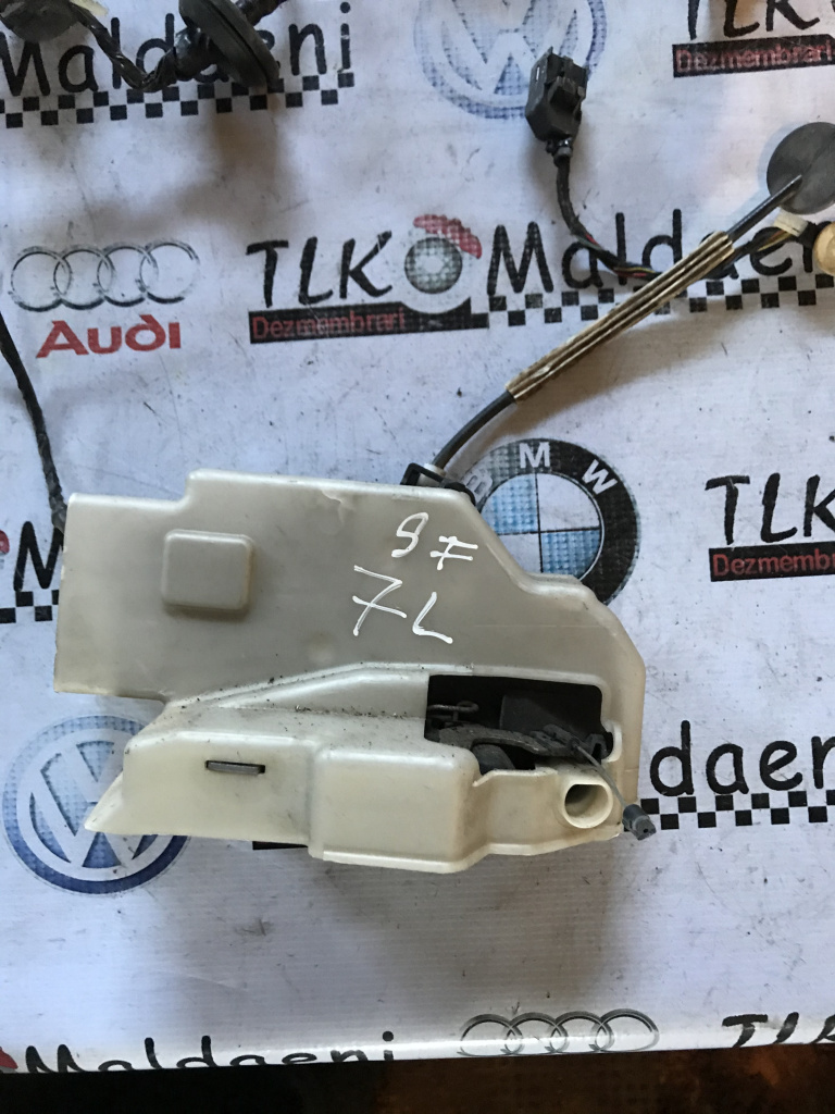 Broasca usa stanga fata VW Touareg 7l