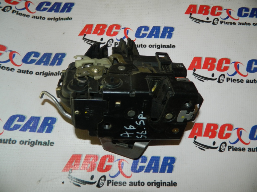 Broasca usa stanga spate Audi A6 4B C5 cod: 4B0839015B