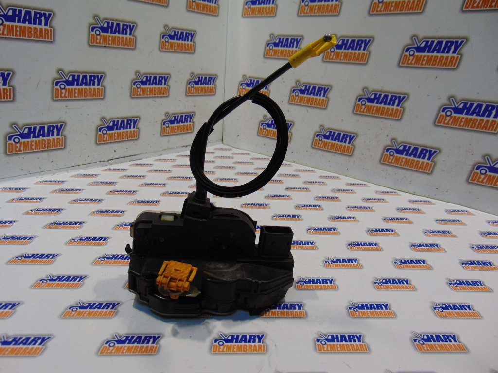 Broasca usa stanga spate avand codul original - 30
