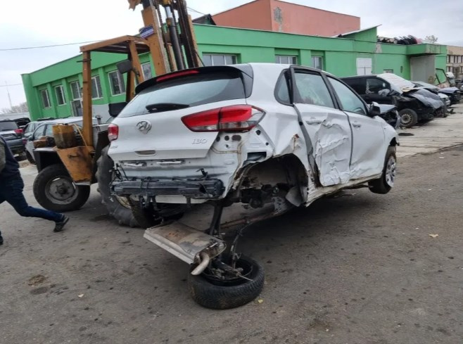 Broasca usa stanga spate Hyundai i30 201
