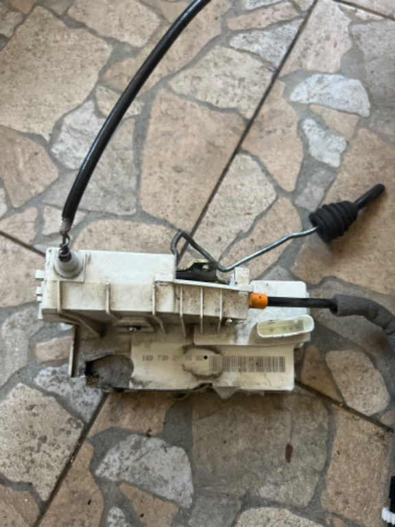 Broasca usa stanga spate Mercedes A Class W169 1697302135