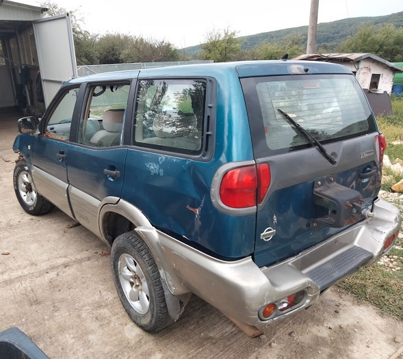 BROASCA USA STANGA SPATE NISSAN TERRANO 