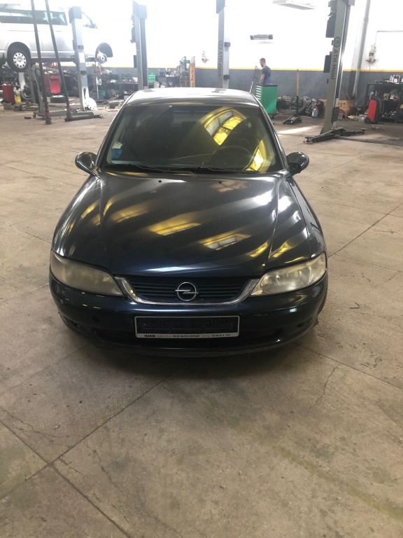Broasca usa stanga spate Opel Vectra B 2000 Berlina 2.0