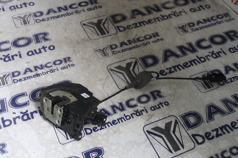 BROASCA USA STANGA SPATE RENAULT FLUENCE AN : 2015 / 825030019R