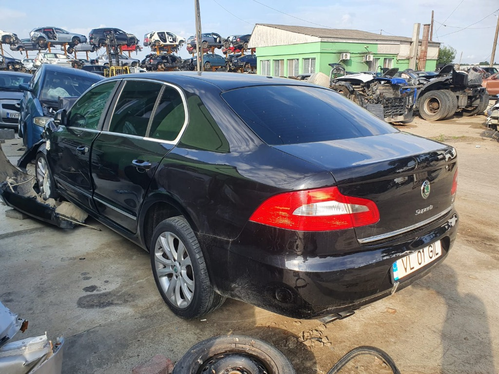 Broasca usa stanga spate Skoda Superb 2 2012 berli