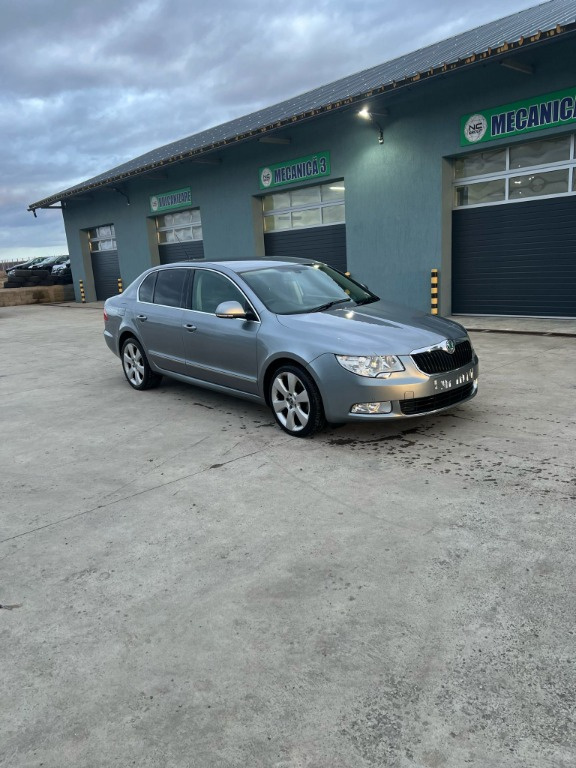 Broasca usa stanga spate Skoda Superb 2