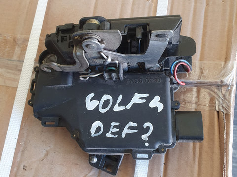 Broasca usa VW Golf 4 cod C3B1 837015A defecta