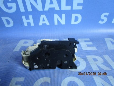 Broasca usa VW Passat B6; 3C2837016A // 3C2837015A