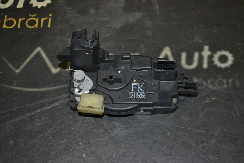Broasca (yala) usa stanga fata Opel Astra H 2006