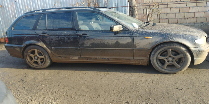 Bumb capitonaj capota motor BMW Seria 3 