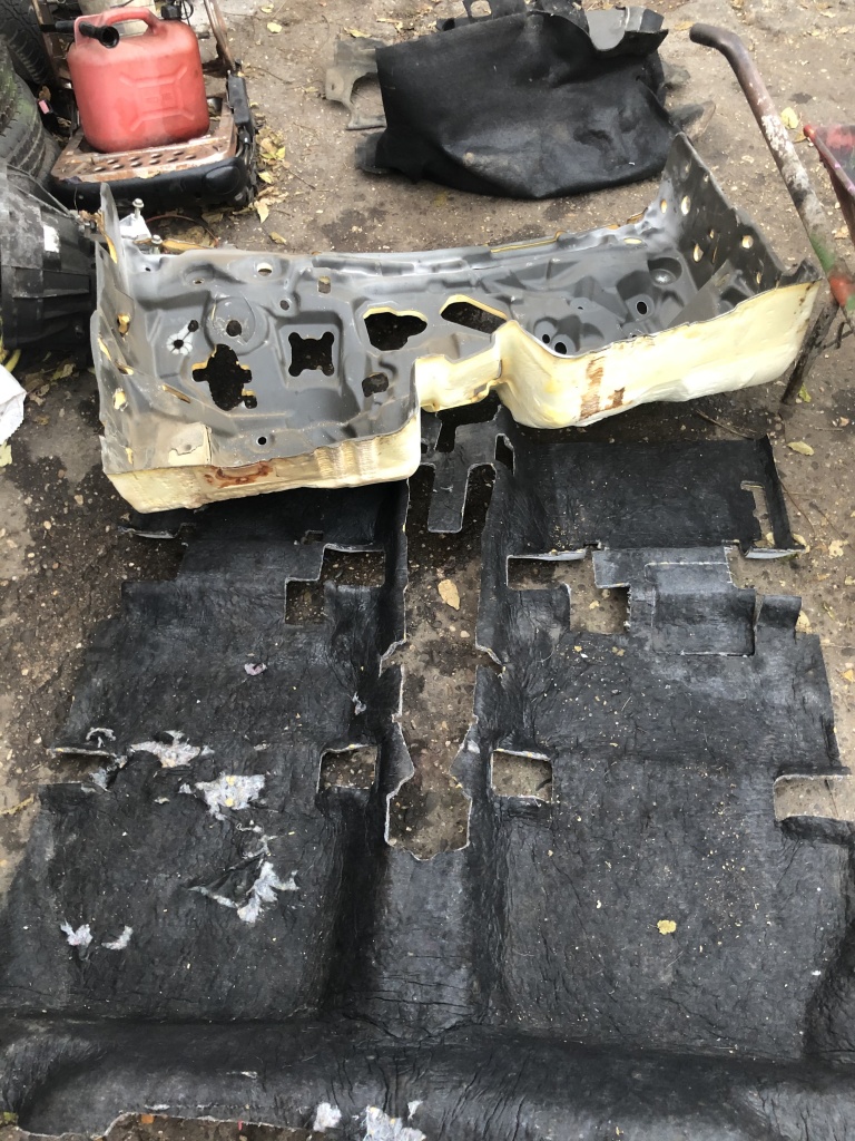 Burete interior sub mocheta ford fiesta mk 6 an 20