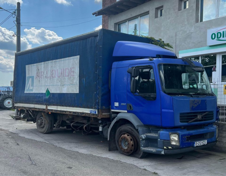 Buson vas lichid parbriz Volvo FL 280