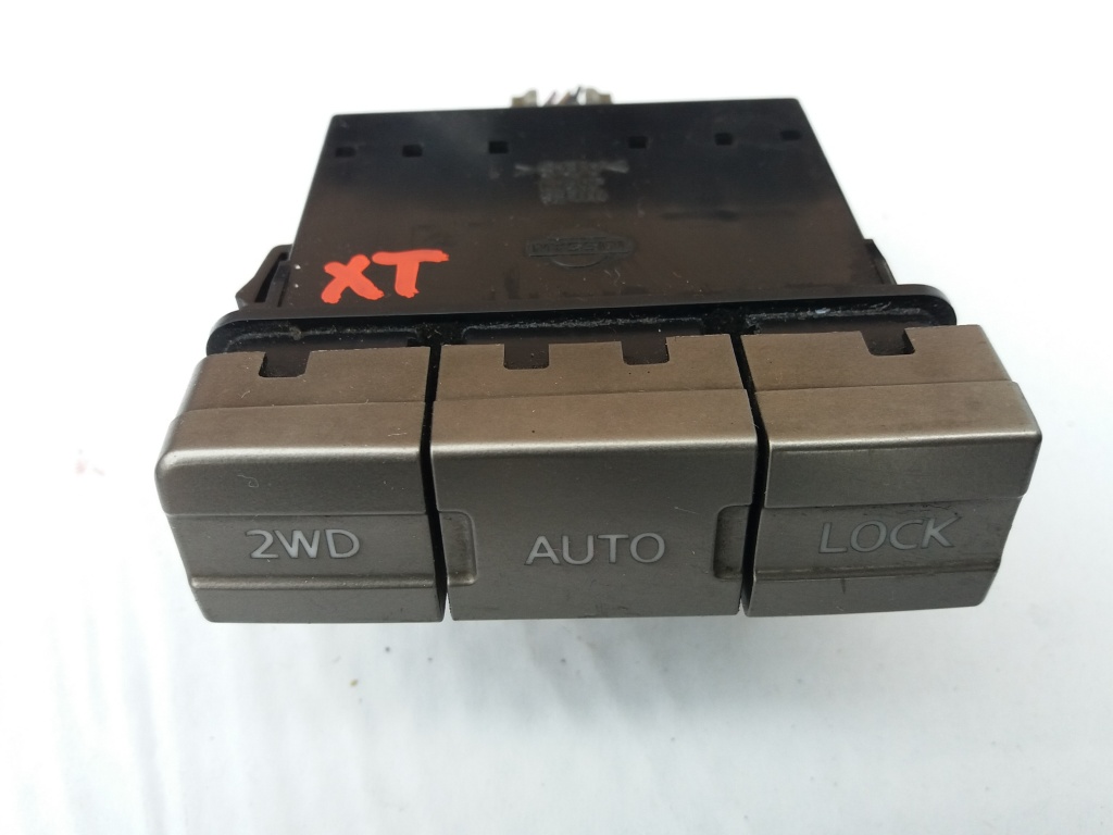 Butoane 2wd, activare/dezactivare 4x4 Nissan X-trail T30
