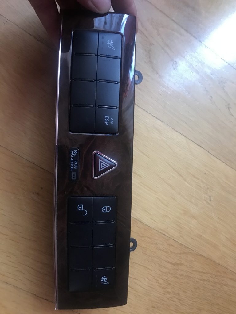 Butoane avarie panou Mercedes c class w203 cod 203