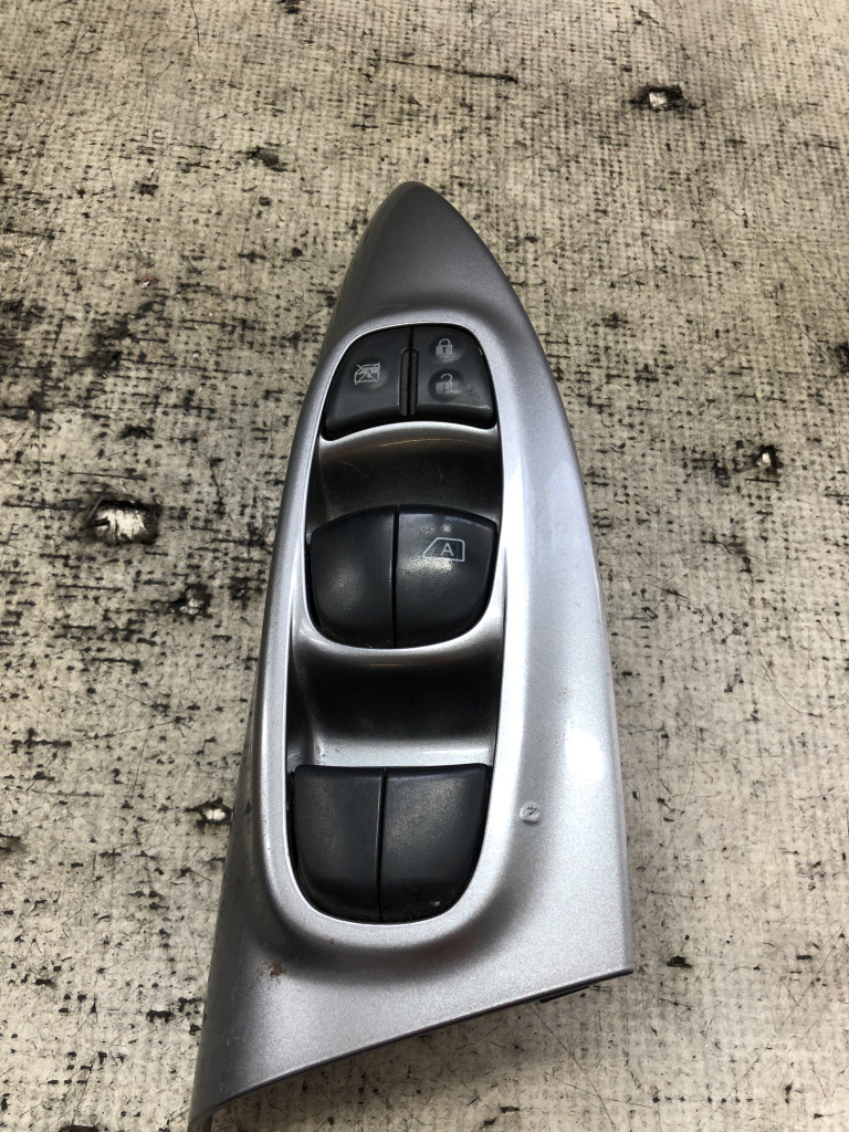 Butoane geamuri electrice Nissan Juke 2011, 254011KK0A