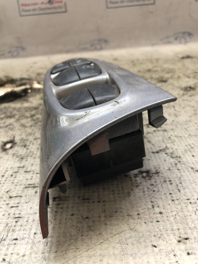 Butoane geamuri electrice Nissan Juke 2011, 254011KK0B
