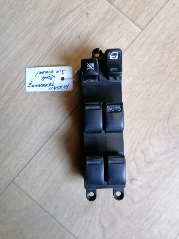 Butoane geamuri electrice NIssan Terrano 2 2004