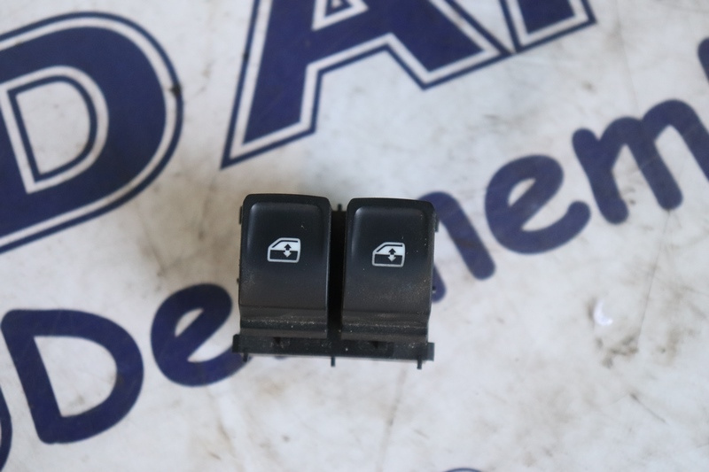 BUTOANE GEAMURI ELECTRICE SKODA FABIA 3 AN 2015 6V0959858A