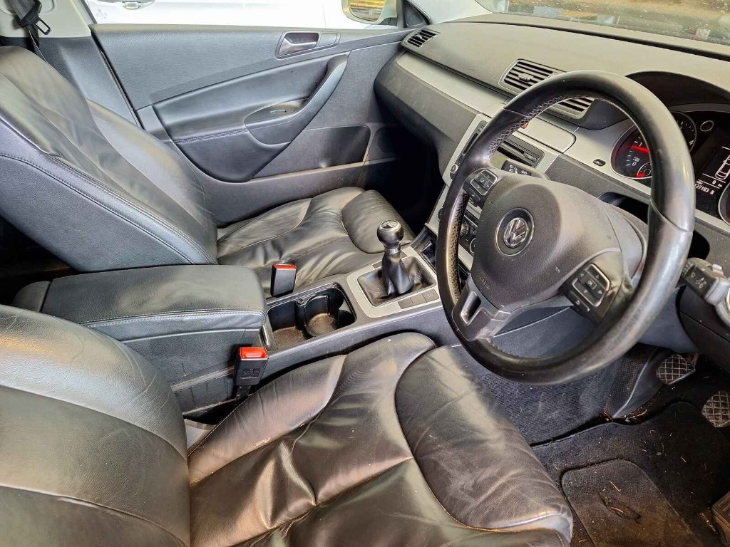 Butoane geamuri electrice Volkswagen Passat B6 2010 SEDAN 2.0 TDI CBDC