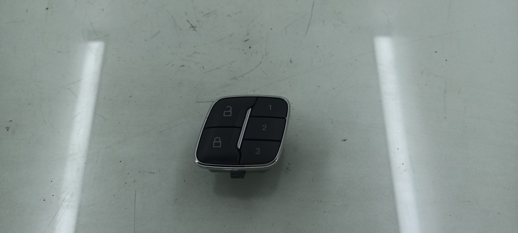 Butoane memorie scaun dreapta Ford MONDEO MK5 2.0 TDCI T8CC 2012-2022 BB5T-14776-AC DezP: 20924