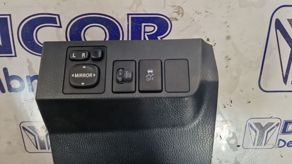 BUTOANE MULTIPLE TOYOTA RAV 4 - AN 2016