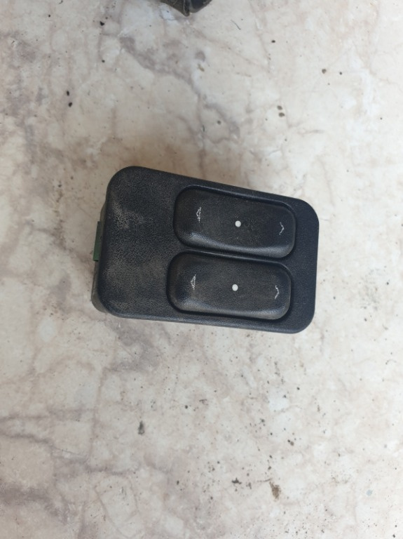 Buton 2x geamuri electrice usa sofer Opel Zafira A