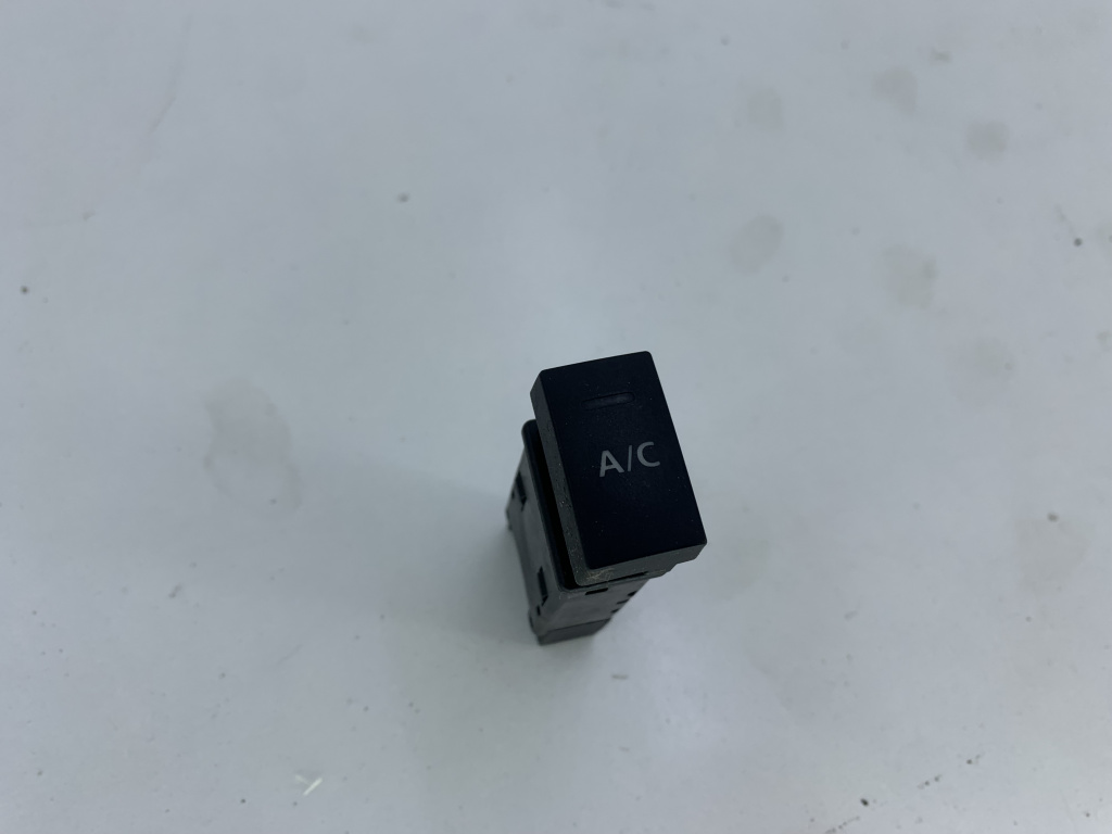 Buton Ac/ Land Rover Freelander 204D3 / M47D20 2001-2006 YUG500300PUY DezP: 29741