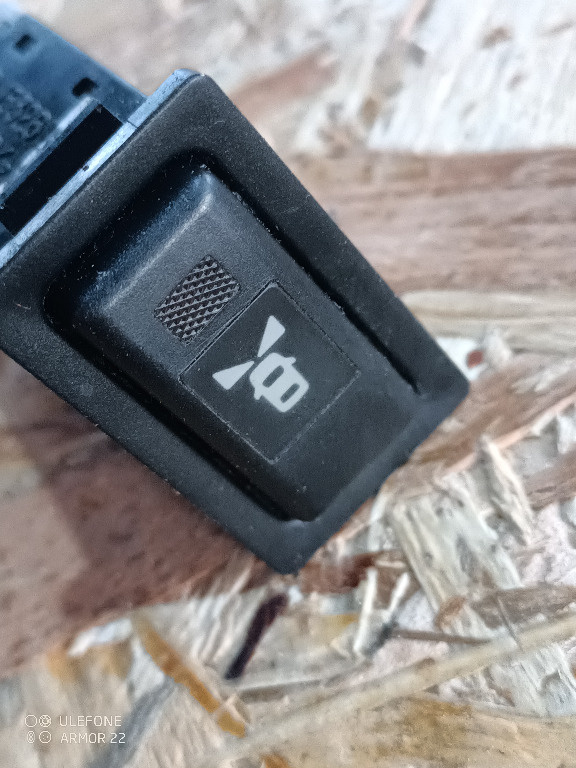 BUTON ACTIVARE CAMERA FRONTALA TOYOTA COROLLA VERSO 2004 2005 2006 2007 2008 153261
