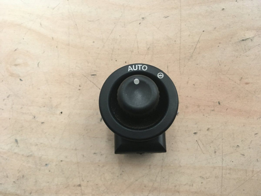 Buton ajustare directie Land Rover Discovery 3 xpb500180