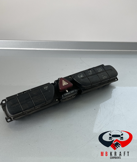 Buton avarie A2038209310 A 203 820 93 10 Mercedes-Benz C-Class W203/S203/CL203 [2000 - 2004] Sedan 4-usi