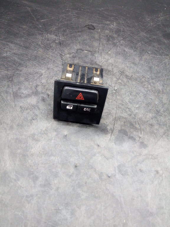 Buton avarie cu buton DTC BMW Seria 3-E90 ,E91 ,E9