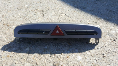 Buton avarie cu consola Peugeot 308-2012