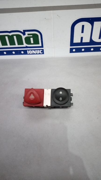 Buton avarii cu inchidere centralizata 8200095493 Renault Megane 2 2002-2009