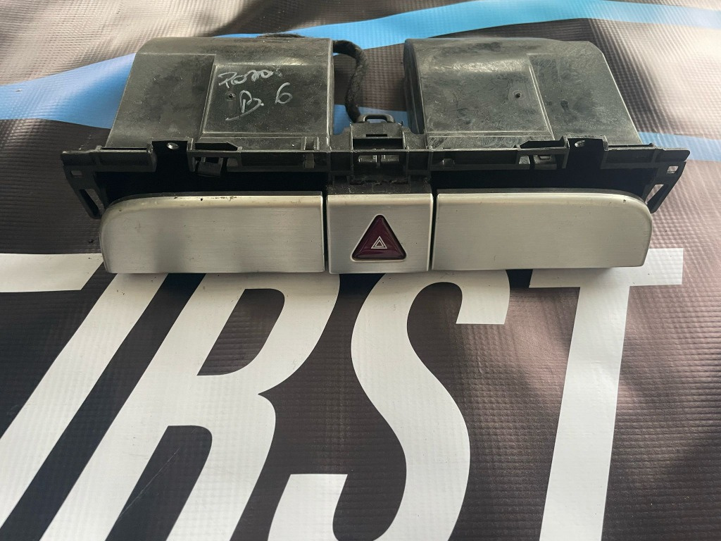 BUTON AVARII CU SERTARE Vw PASSAT B6 AN 2010 COD. 3C0858407