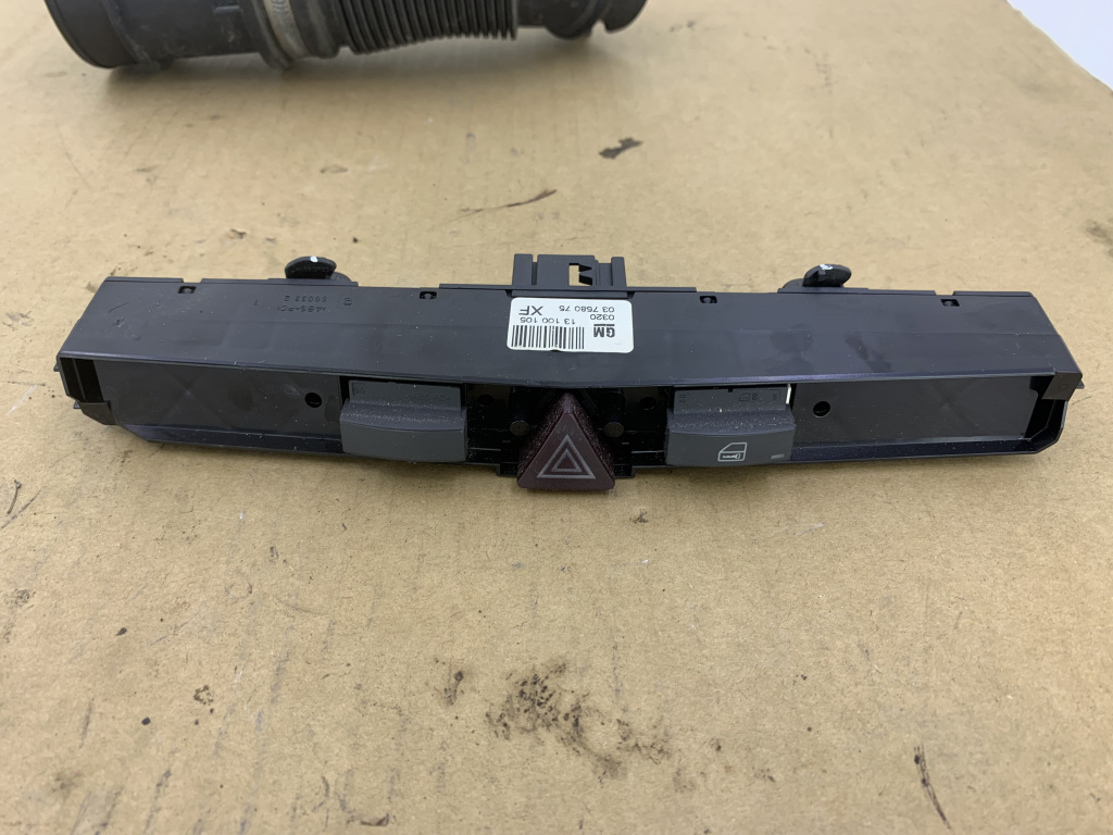 Buton avarii Opel Astra H Z19DTH 2004-2010 13100105 DezP: 27042