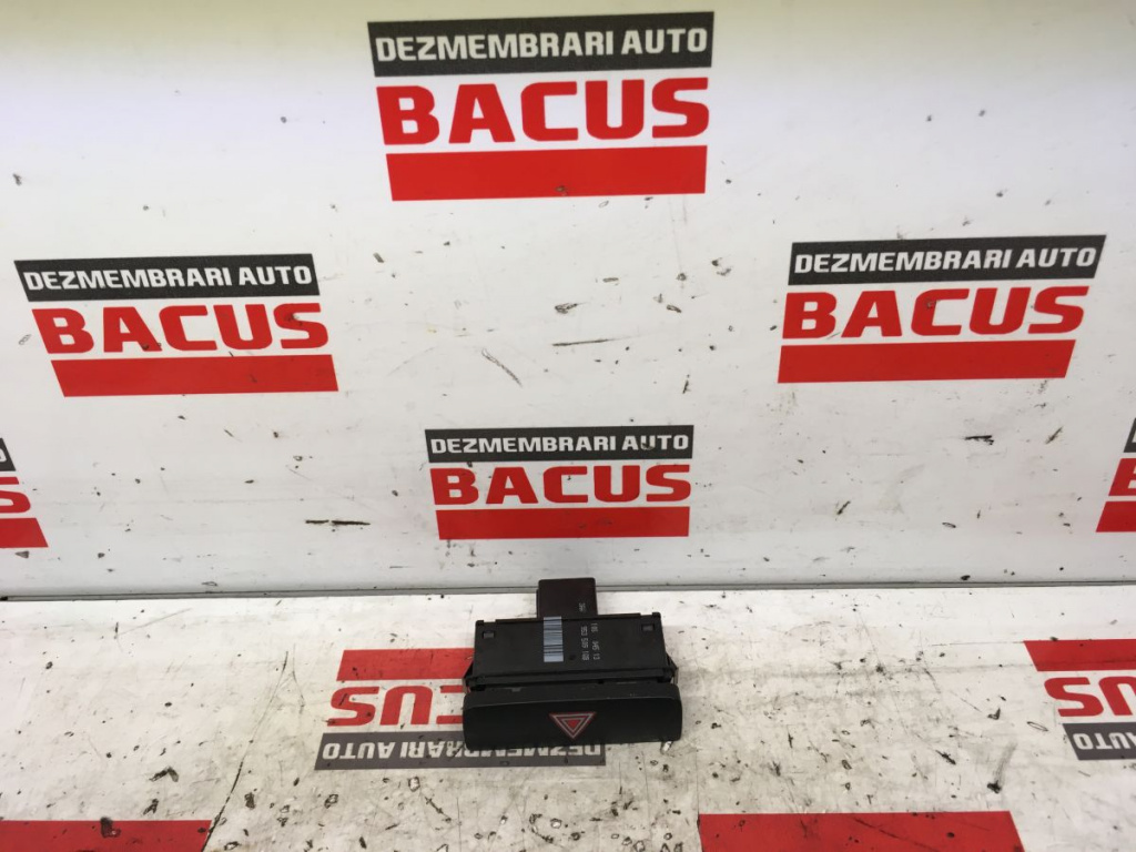 Buton avarii VW Passat B7 cod: 9535091qb